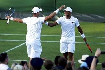 JayClark_and_MarcusWillis Félicitations au joueur SERGETTI Marcus Willis et son partenaire de double Jay Clarke pour leur belle victoire en 1ère ronde à Wimbledon  tennis string tension